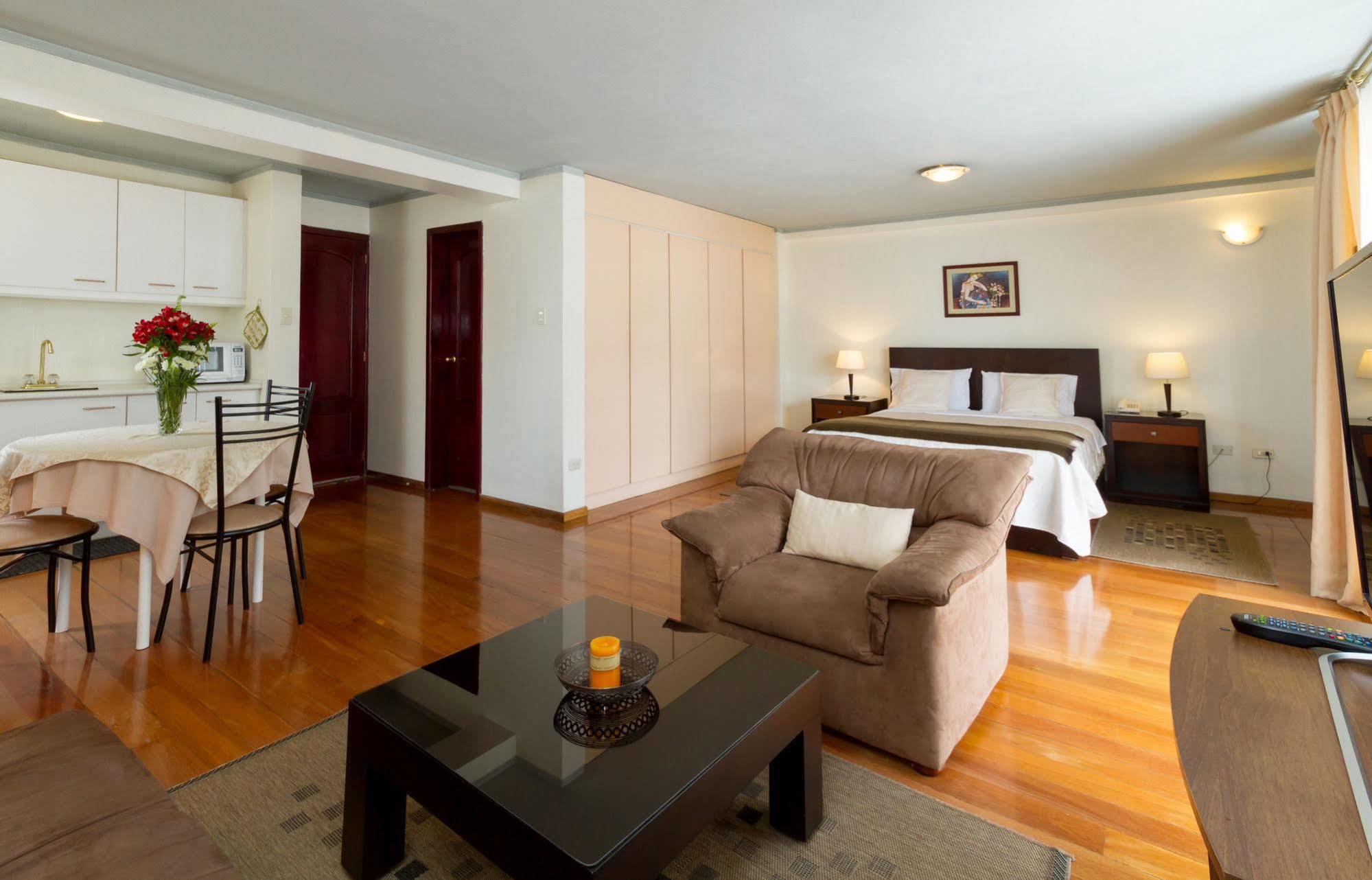 Suites Metropoli Quito Exteriör bild
